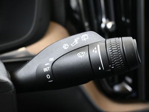 New 2026 Volvo XC60 B5 Plus w/ Protection Package Premier image 30