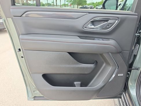 Used 2024 Chevrolet Suburban RST w/ Luxury Package RWD image 32