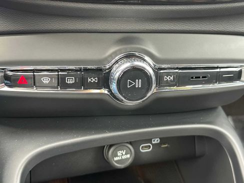 Used 2025 Volvo EX40 Core w/ Climate Package AWD/4WD image 26