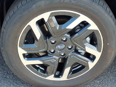 Used 2025 Subaru Forester Limited AWD/4WD image 12