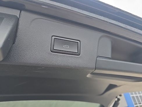 Used 2019 Volkswagen Atlas SEL Premium AWD/4WD image 6