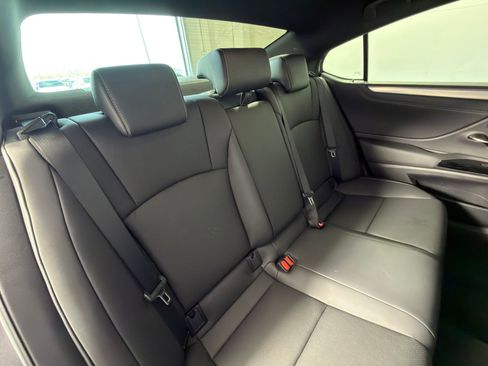 Used 2023 Lexus ES 350 F Sport w/ Accessory Package (Z2) image 33