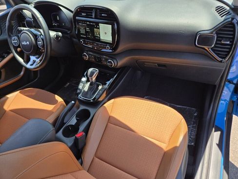 Certified 2025 Kia Soul EX FWD image 16