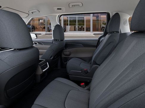 New 2026 Kia Carnival LX image 18