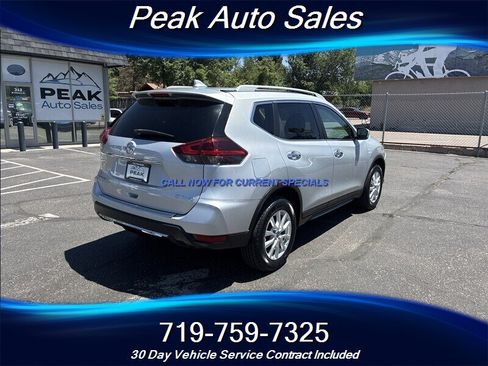 Used 2018 Nissan Rogue SV AWD/4WD image 7