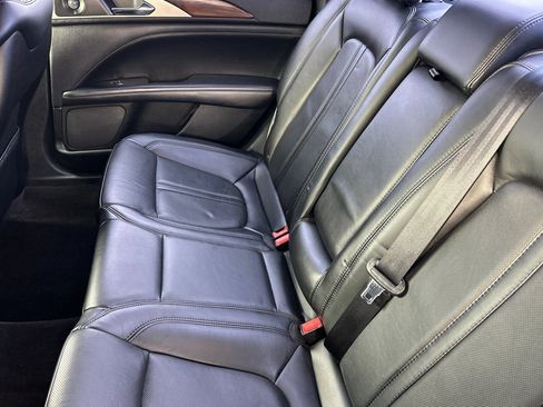 Used 2017 Lincoln MKZ Reserve image 12