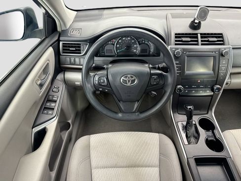 Used 2015 Toyota Camry LE FWD image 10