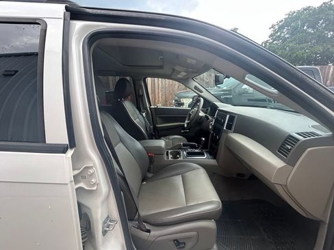 Used 2009 Jeep Grand Cherokee Laredo AWD/4WD image 21