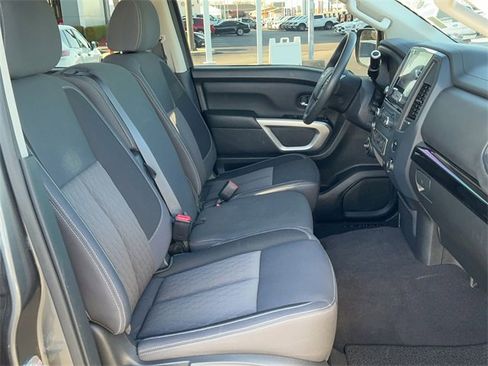 Used 2023 Nissan Titan SV image 17