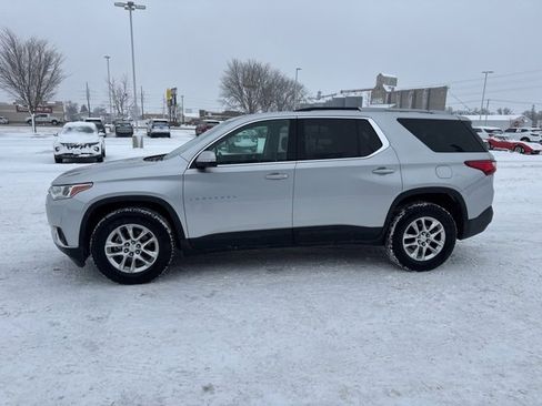 Used 2018 Chevrolet Traverse LT image 3