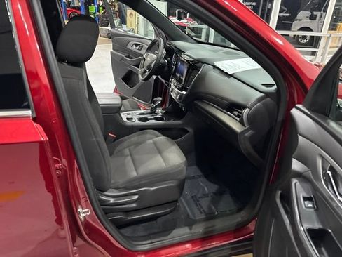 Used 2023 Chevrolet Traverse LT w/ Rear Camera Mirror Package AWD/4WD image 34