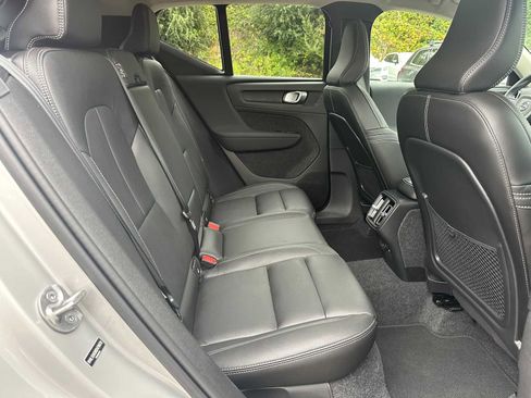 Used 2025 Volvo XC40 B5 Plus w/ Climate Package image 11