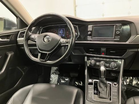 Used 2019 Volkswagen Jetta SE FWD image 30
