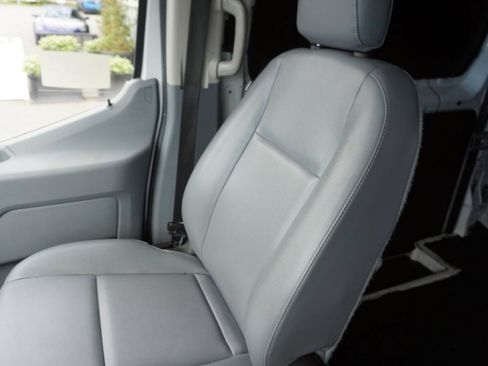 Used 2018 Ford Transit 250 130 Low Roof RWD image 15