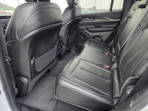 Used 2024 Jeep Grand Cherokee Limited image 28