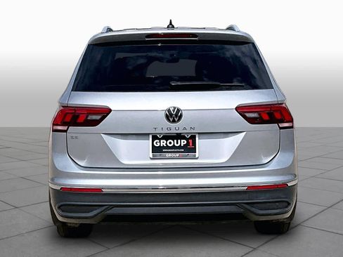 Used 2022 Volkswagen Tiguan SE FWD image 5