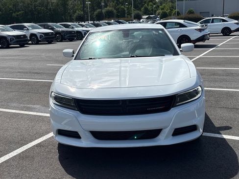 Used 2022 Dodge Charger SXT w/ Plus Group RWD image 2