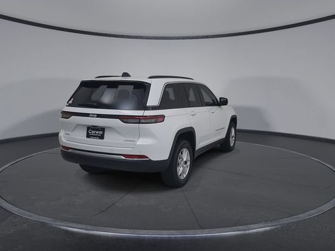 New 2026 Jeep Grand Cherokee Laredo w/ Trailer Tow Package AWD/4WD image 13
