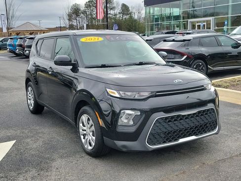 Certified 2021 Kia Soul LX image 3