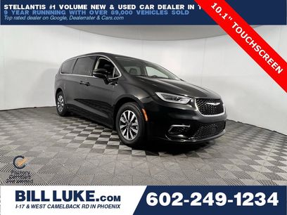 Used 2023 Chrysler Pacifica Touring-L