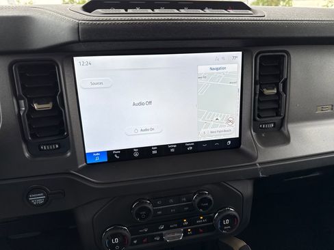 New 2025 Ford Bronco Badlands image 9