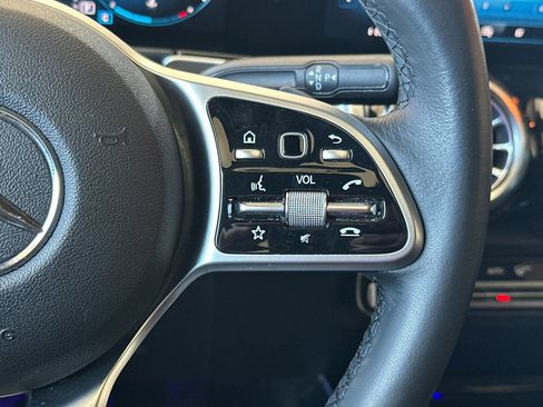 Certified 2022 Mercedes-Benz GLB 250 4MATIC image 33