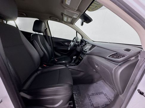 Used 2022 Buick Encore Preferred w/ Safety Package image 28