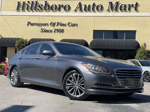 Used 2015 Hyundai Genesis 3.8 image 1
