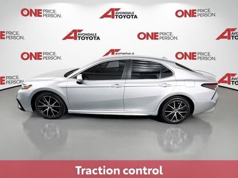 Used 2023 Toyota Camry SE FWD image 5