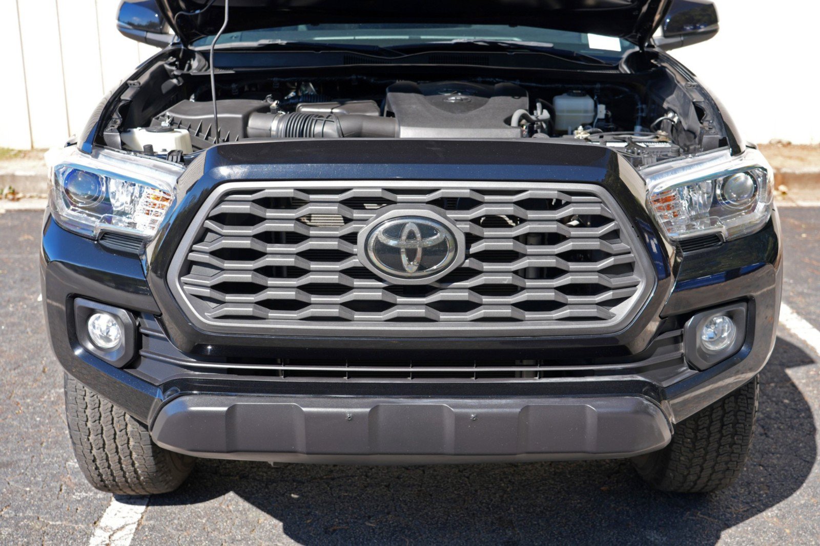 Used 2021 Toyota Tacoma TRD Off-Road w/ Technology Package AWD/4WD image 7