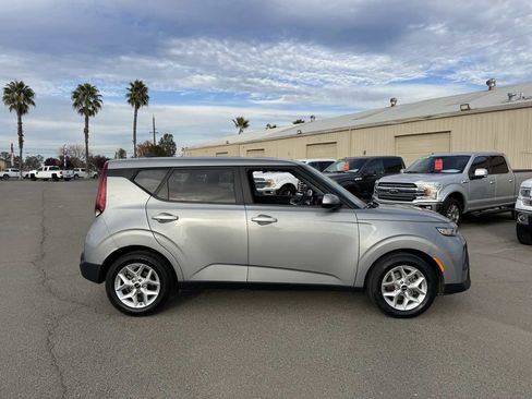 Used 2022 Kia Soul LX w/ Technology Package image 12