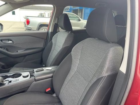 Used 2023 Nissan Rogue SV AWD/4WD image 16