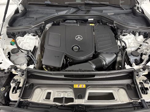 Certified 2025 Mercedes-Benz GLC 350e 4MATIC image 32