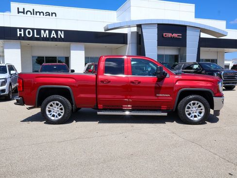 Used 2018 GMC Sierra 1500 SLE w/ SLE Value Package AWD/4WD image 2