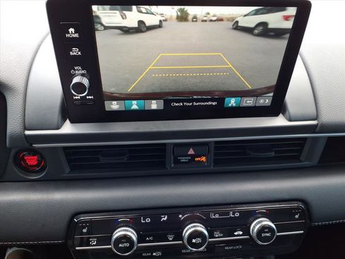 Used 2025 Honda Pilot EX-L image 13