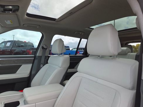 Used 2024 Hyundai Santa Fe Limited image 24