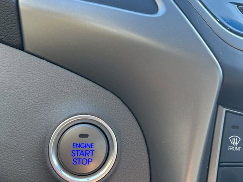 Used 2016 Hyundai Elantra Limited image 14