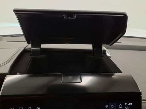 Used 2025 GMC Yukon XL Denali image 32