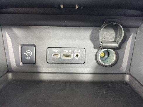 Used 2025 Nissan Sentra SV FWD image 24