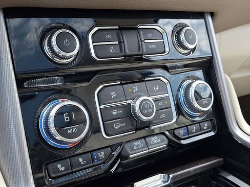 Used 2023 GMC Yukon Denali w/ Max Trailering Package AWD/4WD image 17