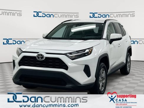 Used 2025 Toyota RAV4 XLE FWD image 1