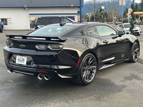 Used 2021 Chevrolet Camaro ZL1 image 6