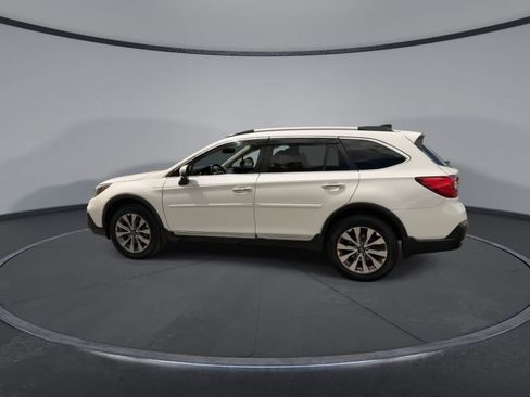Used 2019 Subaru Outback 3.6R Touring AWD/4WD image 5