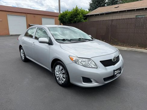 Used 2010 Toyota Corolla LE FWD image 3
