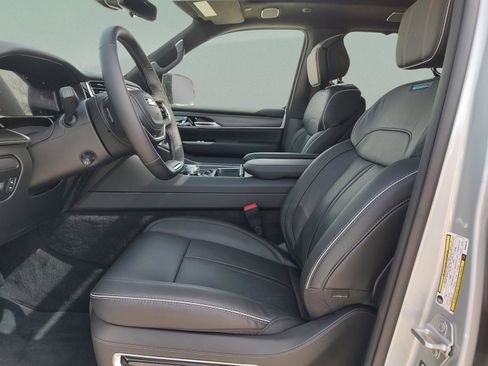 New 2025 Jeep Grand Wagoneer Series II Obsidian w/ Quick Order Packagew 28T image 27