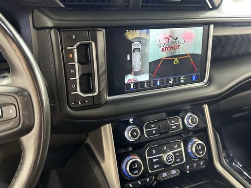 Used 2022 GMC Yukon XL Denali w/ LPO, Denali Black Package AWD/4WD image 19