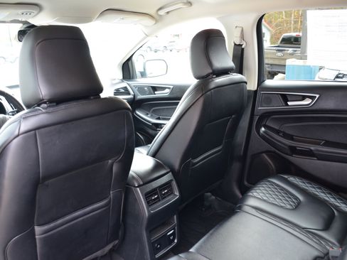 Used 2024 Ford Edge Titanium image 16