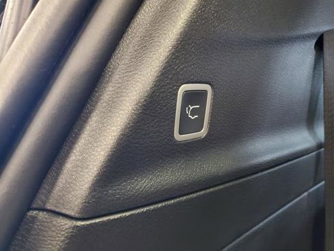 Used 2026 Chrysler Voyager LX image 24