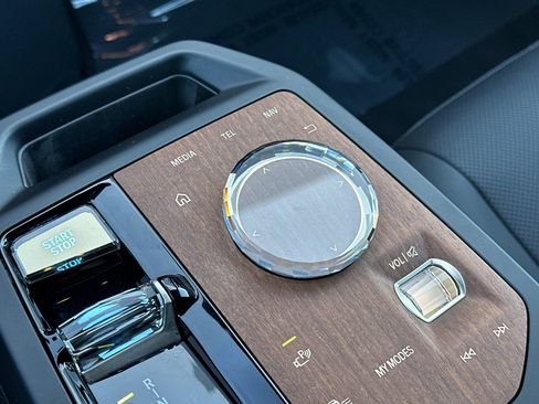 Used 2023 BMW iX xDrive50 w/ Premium Package image 21