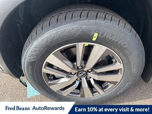 New 2026 Nissan Pathfinder SL image 5